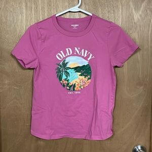 Women’s Old Navy T-shirt